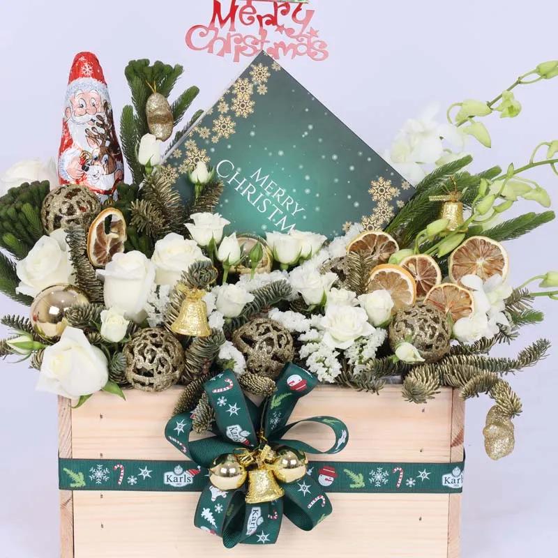 Golden Moment Christmas Flowers and Chocolate thumbnail 2