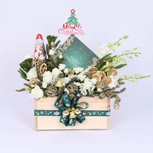 golden-moment-christmas-flowers-and-chocolate_1.webp