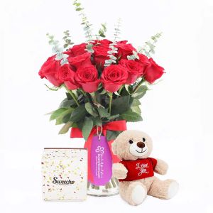 beauty21redrosesvasetrio_2eceac.webp