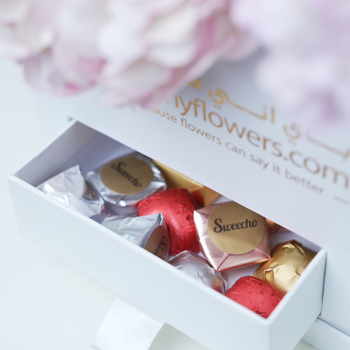 Pastel Hues Flower Box - Flowers gift from Buy Any Flowers Dubai in Al Quoz Industrial Area 4, Dubai, UAE - image 4