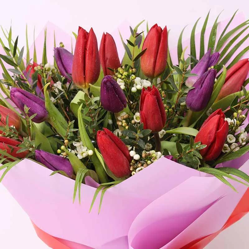 Scarlet Beauty 19 Tulips Bouquet thumbnail 3