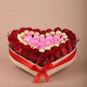 choco-floral-heart-shape-arrangement_1.webp