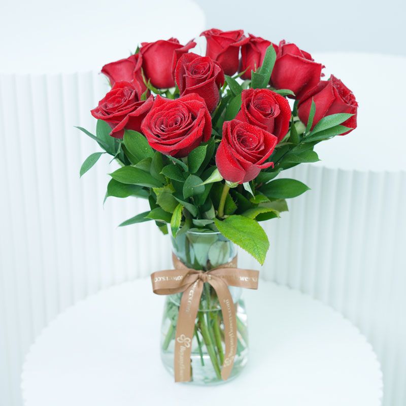 Lovable 11 Red Roses in Vase 1