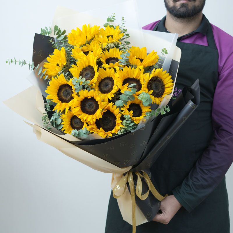 Grand Sunshine Bouquet thumbnail 2