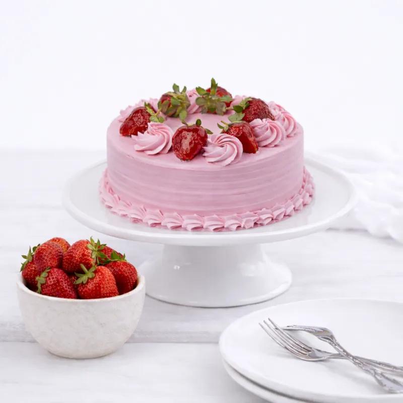 Classic Strawberry Cake 4 Portion in Dubai