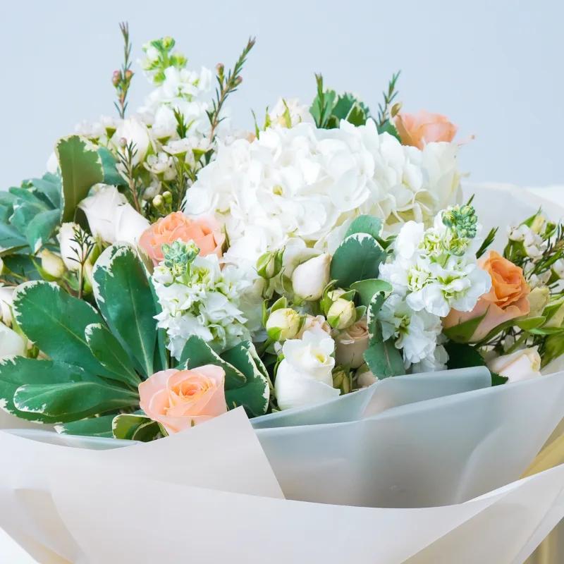 Peach Ivory Flower Bouquet - Flowers gift from Buy Any Flowers Dubai in Al Quoz Industrial Area 4, Dubai, UAE - image 2