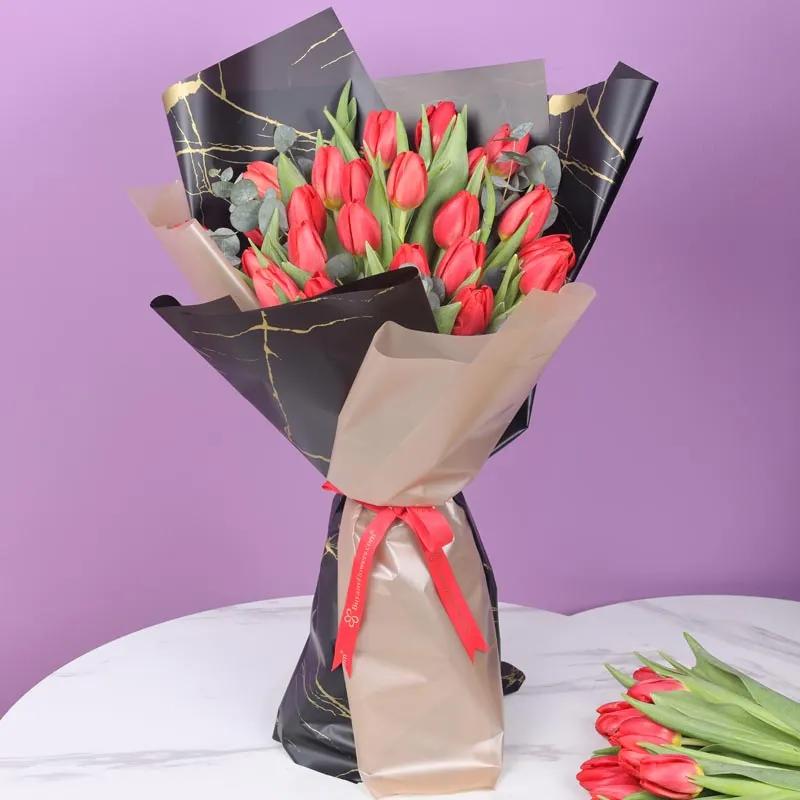 red-beauty-25-tulips-bouquet_1.webp