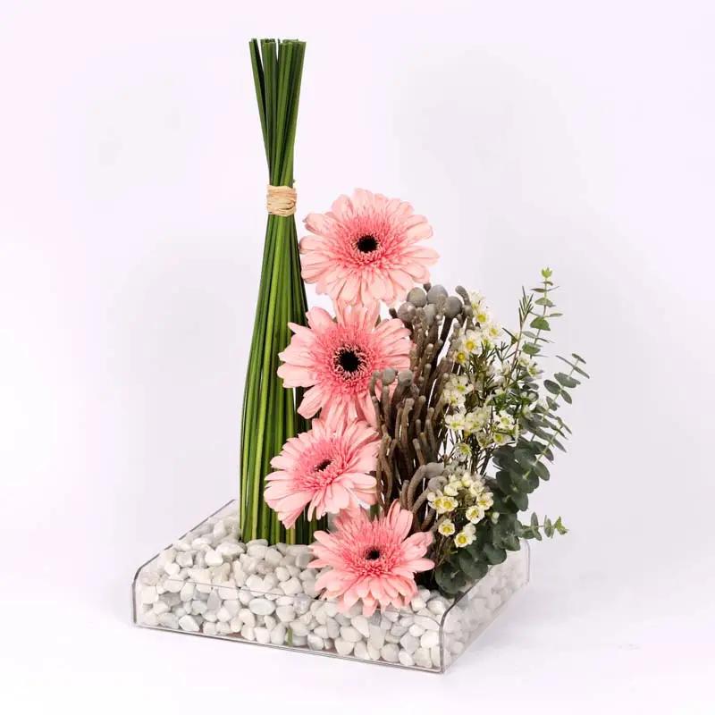 pretty-lady-flower-arrangement_1.webp