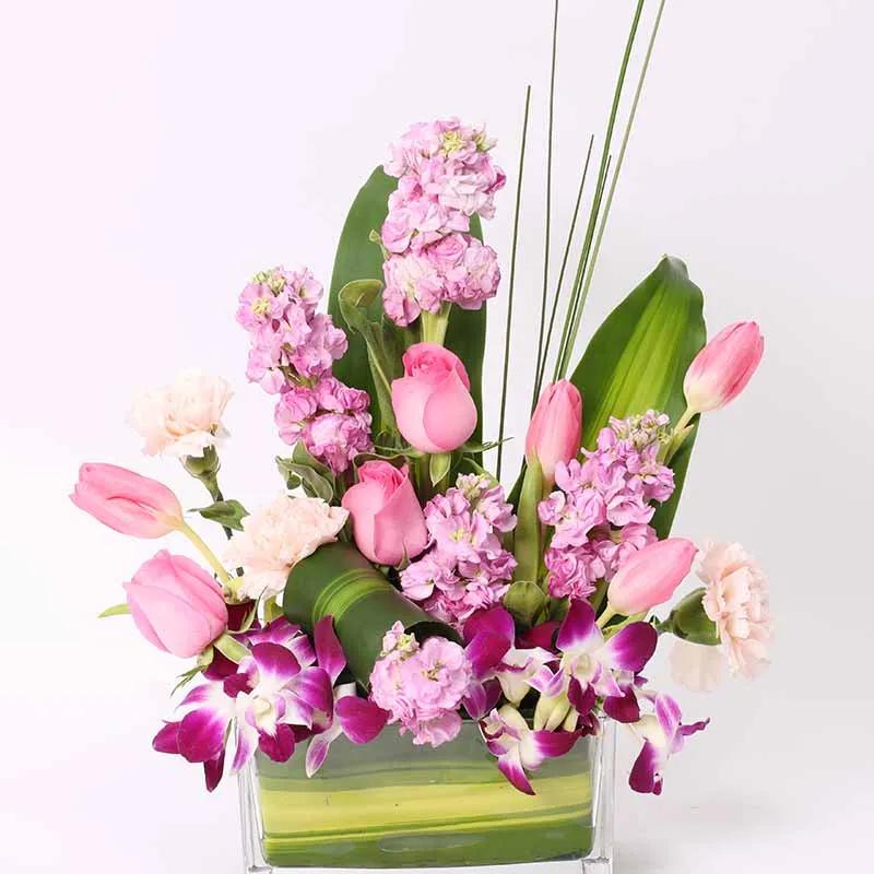 Pretty Lady Vase Arrangement thumbnail 2