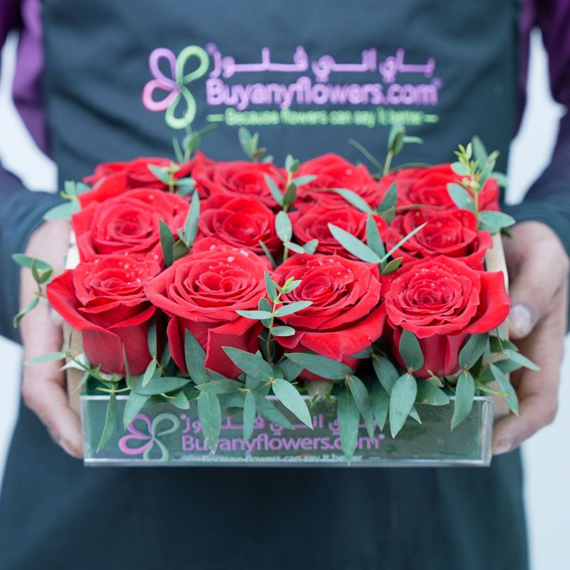 Classic Love 12 Red Roses in Tray thumbnail 2