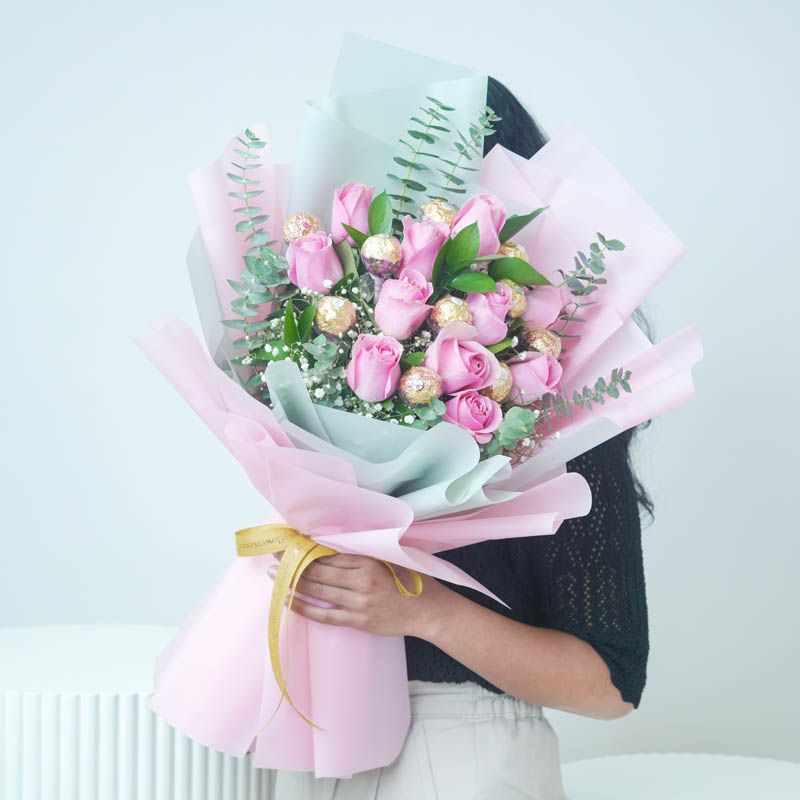 Love 11 Pink Roses and Ferrero Bouquet thumbnail 2