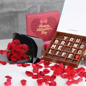 valentineyoubringmetolifechocolatesand7redrosesbouquet_a516ec.webp