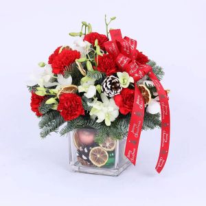 christmas-flower-arrangement_1.webp
