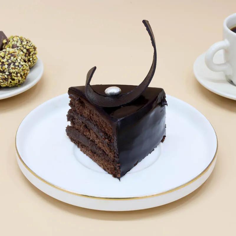 Fudge Cake 4 Portion thumbnail 3