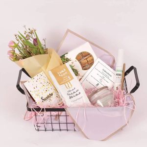 thoughtful-gesture-gift-basket_1.webp