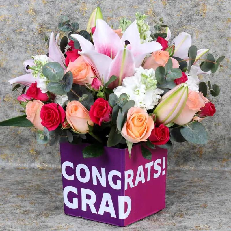graduation-flower-vase-english_1.webp
