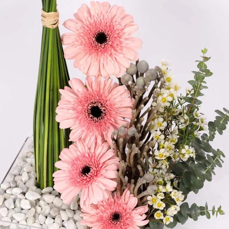 Pretty Lady Flower Arrangement thumbnail 4