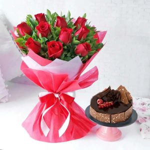 10-red-roses-bouquet-and-fudge-cake_1.webp
