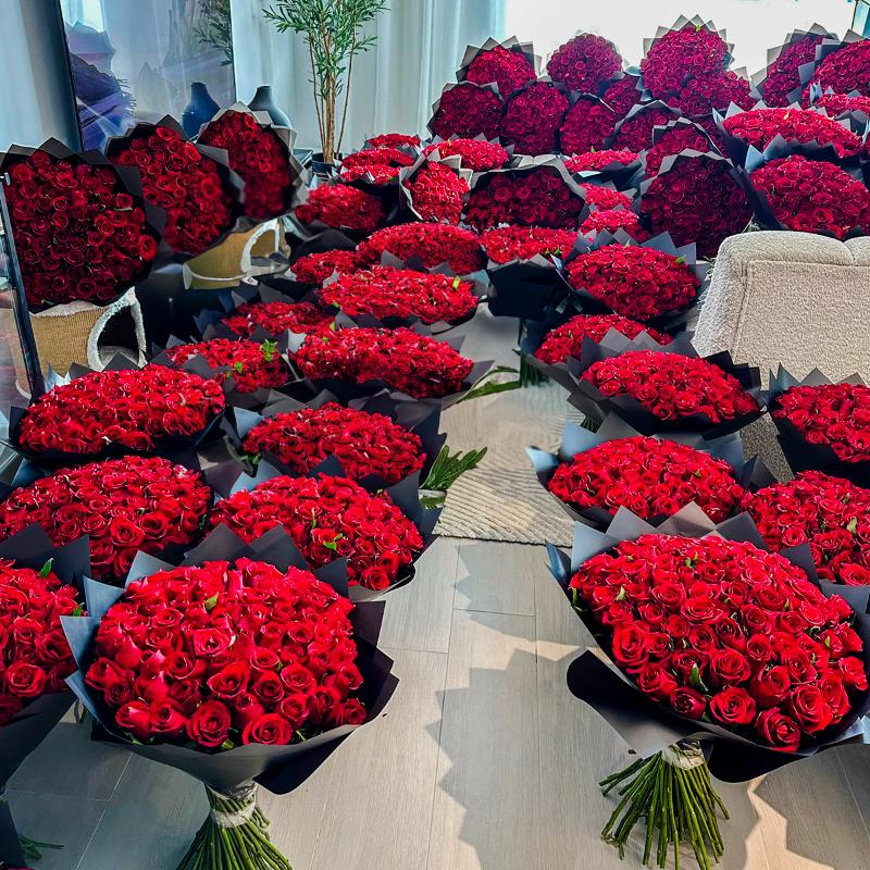 For My One and Only 4001 Red Roses - Gift Sets gift from Buy Any Flowers Dubai in Al Quoz Industrial Area 4, Dubai, UAE