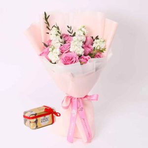 tender-charm-roses-and-stocks-bouquet-with-ferrero-rocher_1.webp