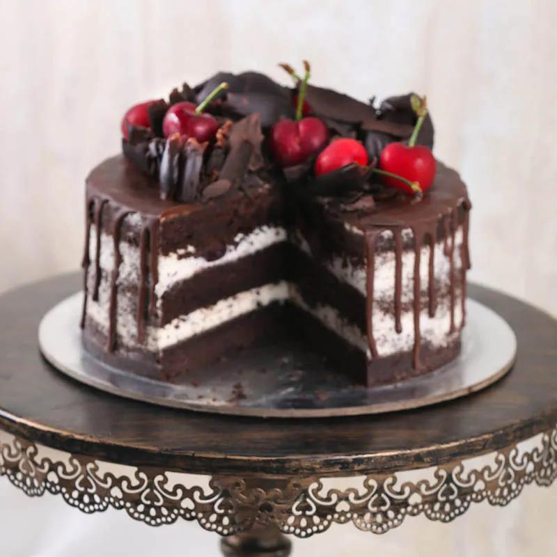 Classic Black Forest Cake 4 Portion thumbnail 3