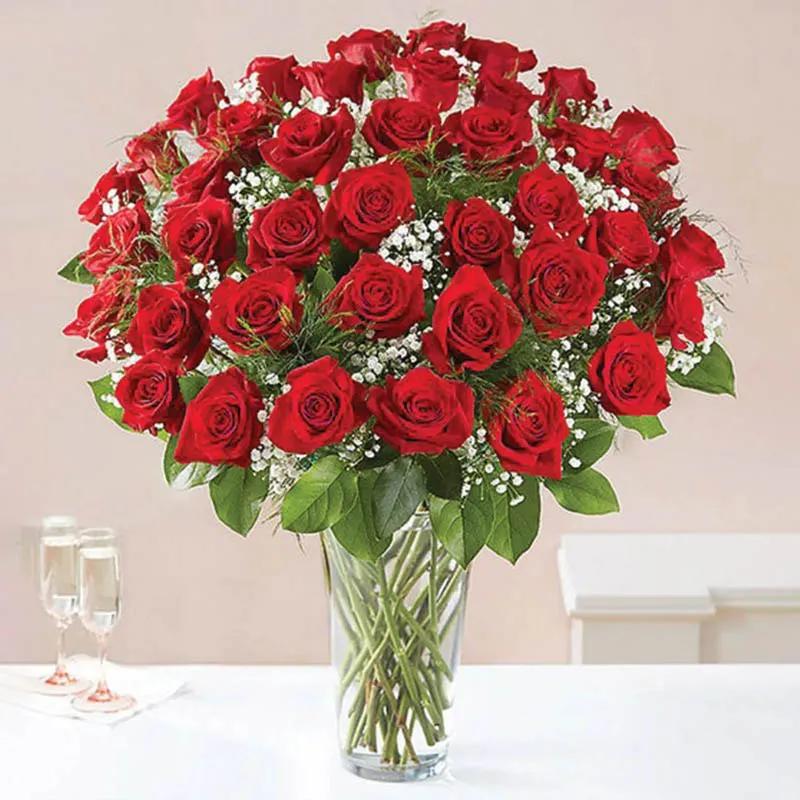 elegant-50-red-roses-in-vase_1.webp