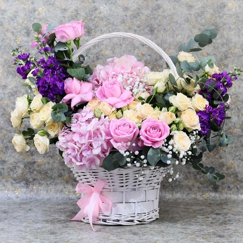 blossom-harmony-flower-basket_1.webp
