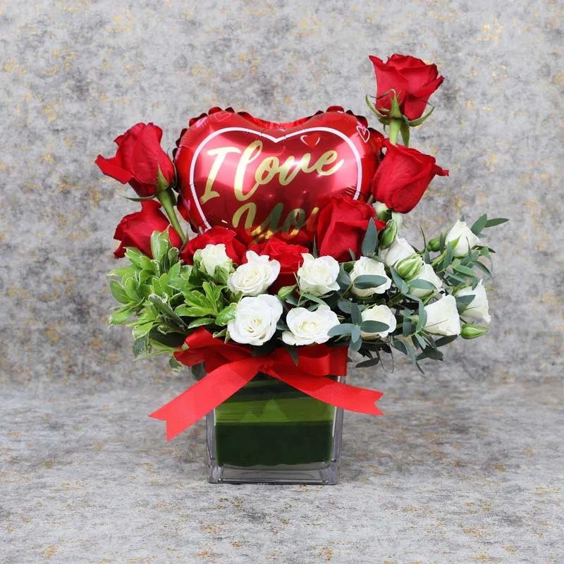 romantic-i-love-you-balloon-and-flower-vase_1.webp