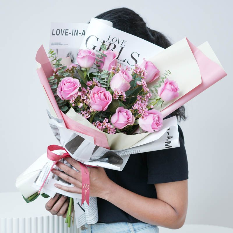Cute Pink Roses Bouquet thumbnail 2
