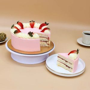 classic-strawberry-cake-4-portion_1.webp