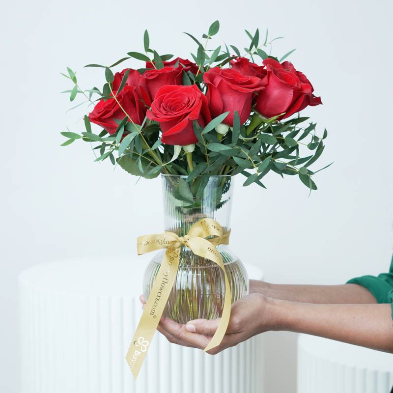 Beauty 11 Red Roses Vase thumbnail 2