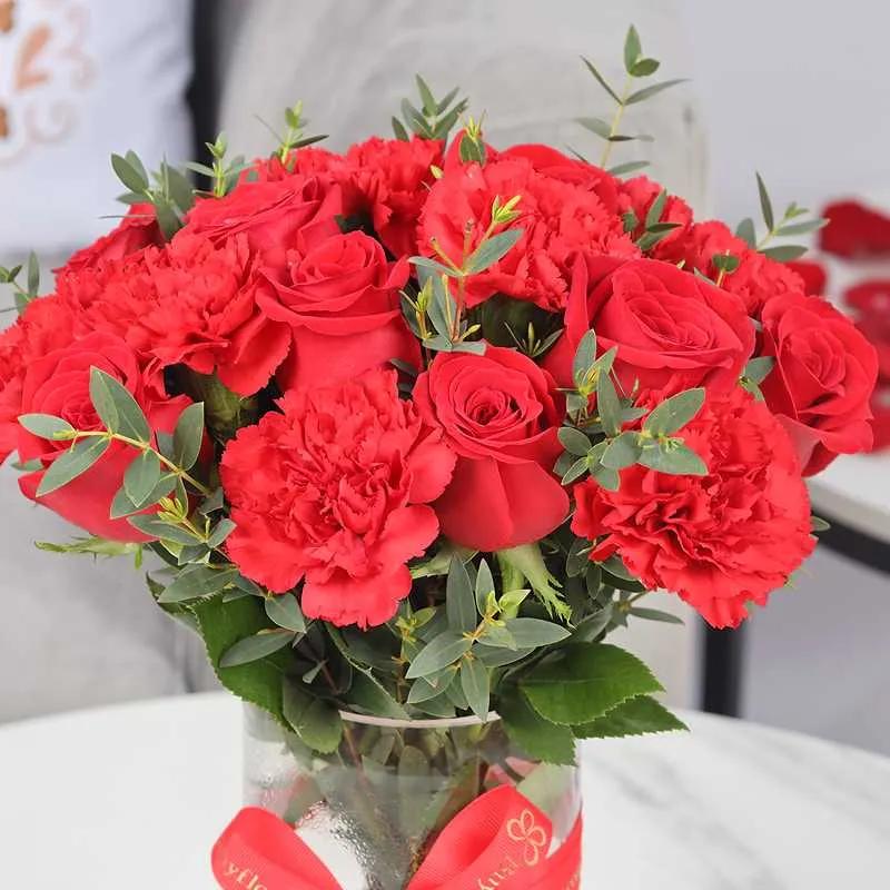 Love 21 Red Roses and Carnations in Vase thumbnail 3