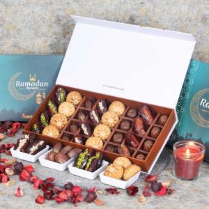 ramadan-stuffed-dates-mamoul-and-chocolates-by-sweecho-32-pcs-green_1.webp