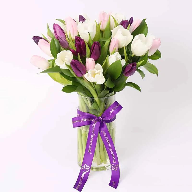 painted-skies-30-tulips-vase_1.webp