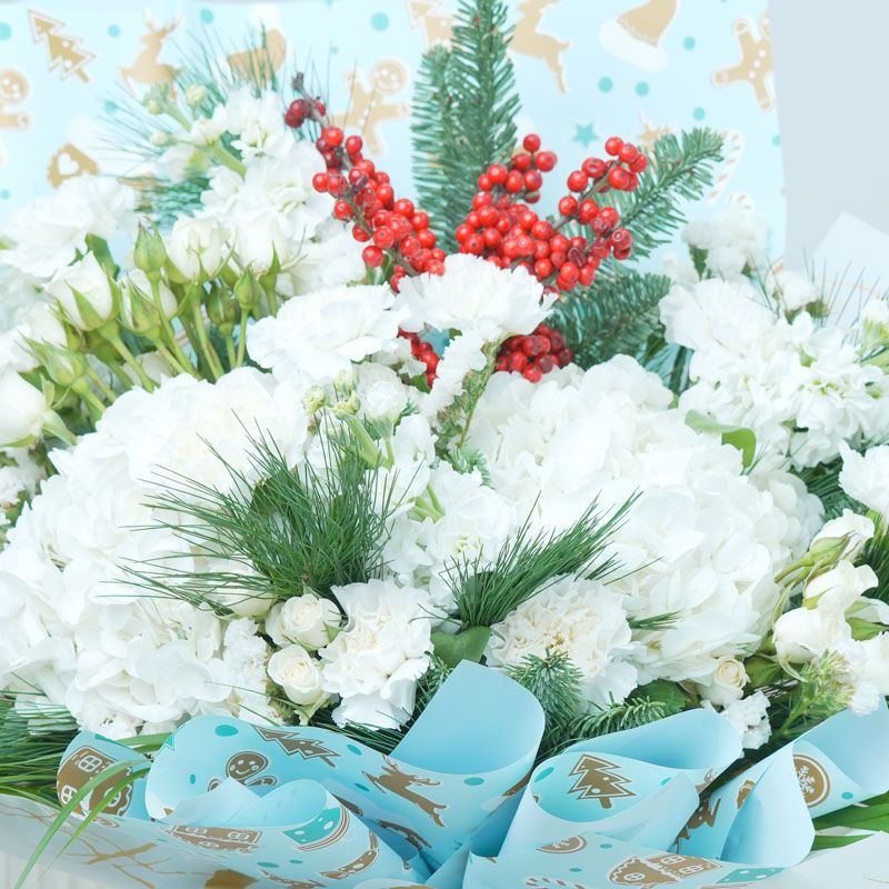 Christmas Winter Flower Bouquet thumbnail 3