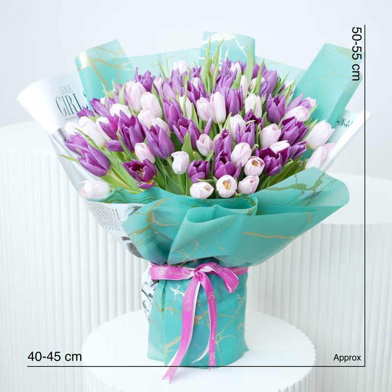 باقة تعبر عن "الحلاوة تتكون من 101"من  أزهار  التوليب باللونين الوردي والبنفسجي – تجمع بين الرقة والفخامة لتعبّر عن المشاعر الجميلة بأسلوب أنيق ومفعم بالأنوثة. thumbnail 4