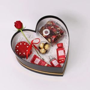 beautyqueengiftbox_c7b37d.webp
