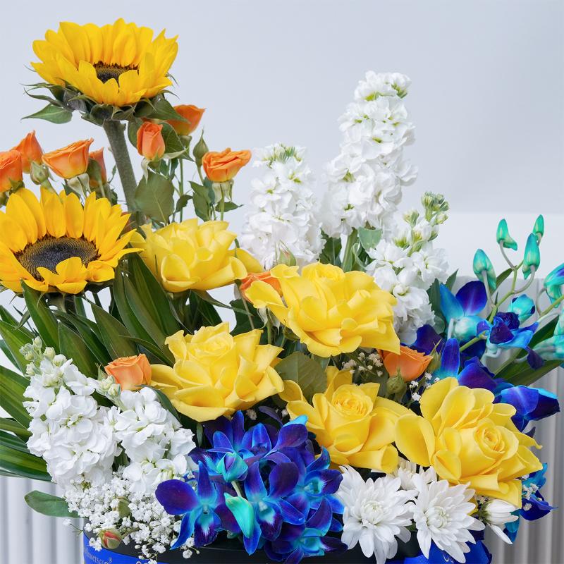 Fresh Feeling Flower Box - Flowers gift from Buy Any Flowers Dubai in Al Quoz Industrial Area 4, Dubai, UAE - image 2
