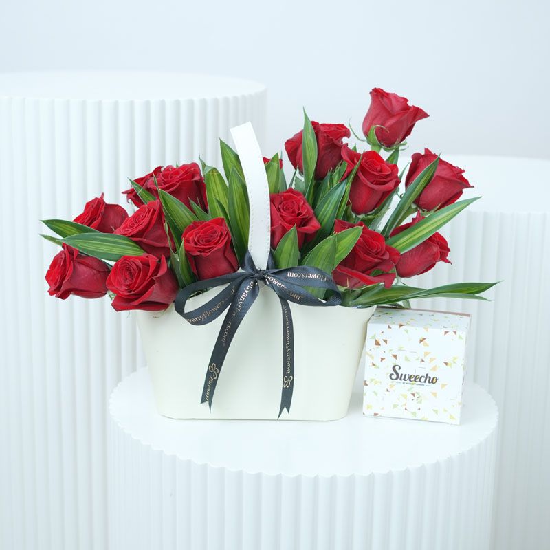 Present 15 Red Roses Box and Chocolates 250gm 1