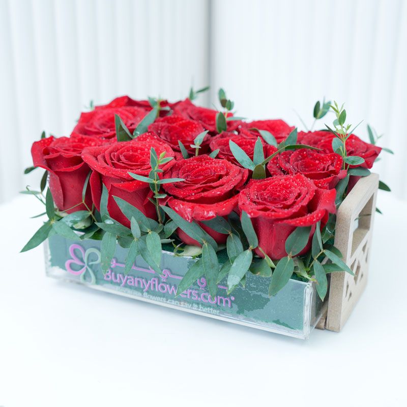 Classic Love 12 Red Roses in Tray thumbnail 1