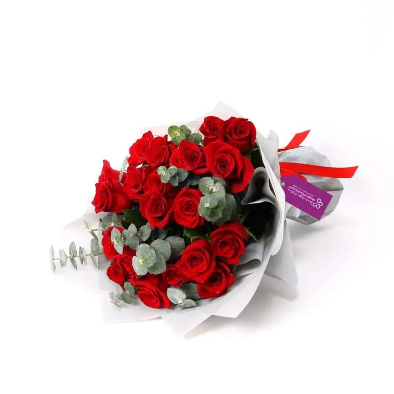 Red Beauty 21 Roses Bouquet thumbnail 3