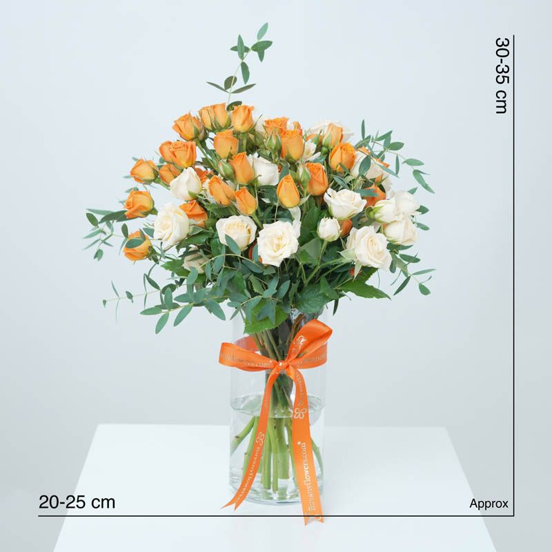 Fantastic 11 Baby Roses In Vase thumbnail 4