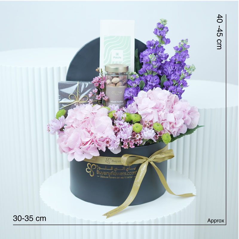 Bateel and Patchi Floral Hamper thumbnail 4