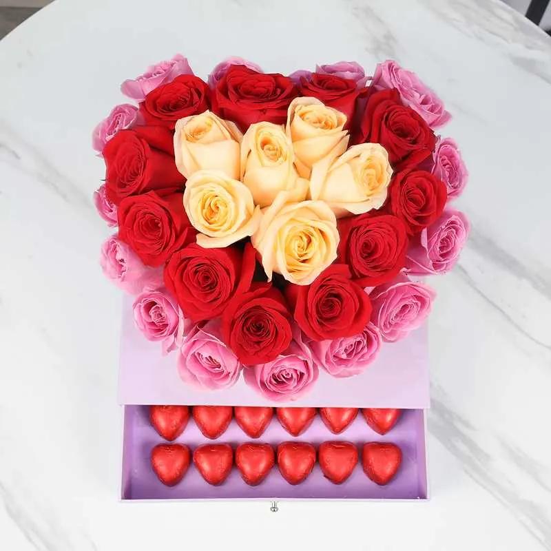 Pure Heart 31 Roses in Premium Box thumbnail 2