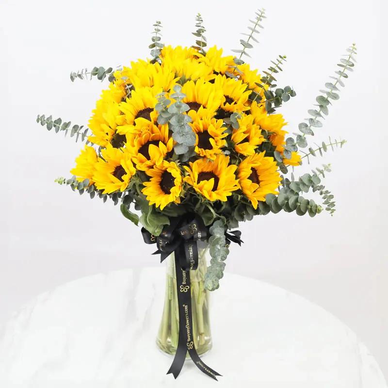 Glory 21 Sunflowers Vase - Gifts gift from Buy Any Flowers Dubai in Al Quoz Industrial Area 4, Dubai, UAE - image 2