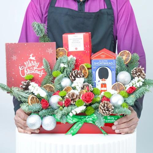 Holiday Wishes Gift Hamper thumbnail 2