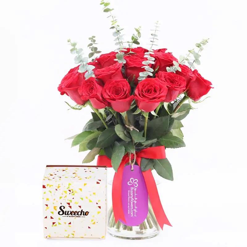beauty21redrosesvaseandchocolates_7ee71b.webp