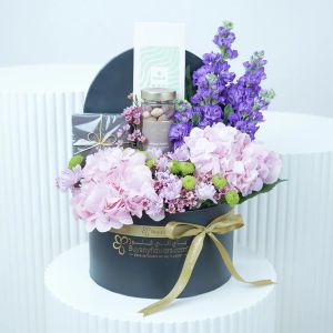 Bateel and Patchi Floral Hamper 1