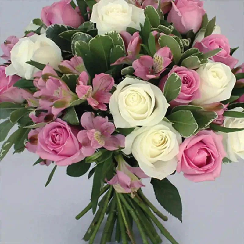 Tuning of White and Pink Roses thumbnail 2