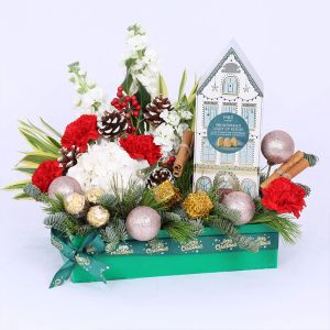 christmas-house-party-flower-arrangement_1.webp
